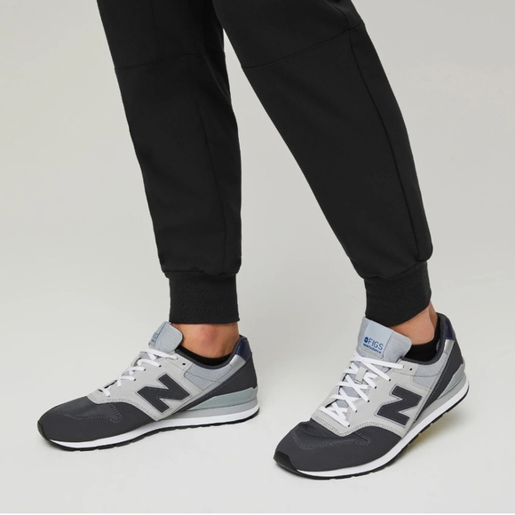 Figs Tansen Classic Cargo Jogger Scrub Pants Black M/S - Picture 2 of 14